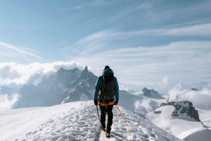 hiker-going-up-aiguille-du-midi